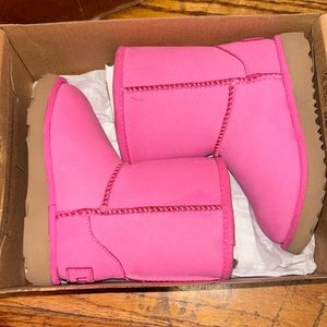 Brand new without tags box included pink UGG size 8